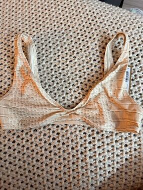 SKIMS Crocodile Print Plunge Bralette in Beige-Cream